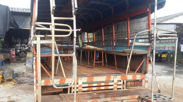 รถหกล้อ isuzu 100 แรง ฝาดำ เครื่องดี คันชีสวย รถหกล้อ isuzu 100 แรง ฝาดำ เครื่องดี คันชีสวย