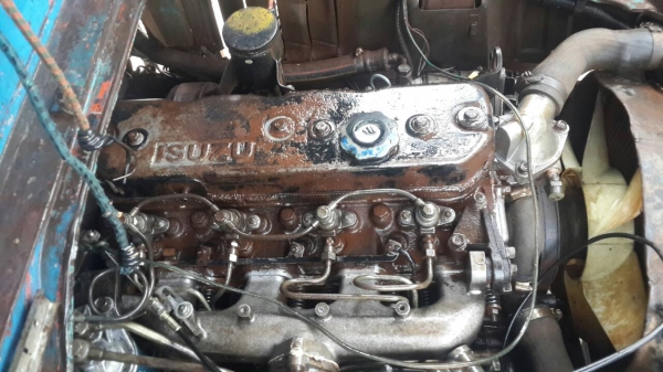 รถหกล้อ isuzu 100 แรง ฝาดำ เครื่องดี คันชีสวย รถหกล้อ isuzu 100 แรง ฝาดำ เครื่องดี คันชีสวย