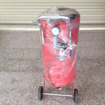 เครื่องยิงทรายระบบแรงดัน ของใหม่ ใช้กับทรายละเอียดก่อสร้างได้ ต่อลมเข้าอย่างเดียว เครื่องก็สามารถทำงานได้ทันที ไม่ยุ่งยาก เครื่องยิงทรายระบบแรงดัน ของใหม่ ใช้กับทรายละเอียดก่อสร้างได้ ต่อลมเข้าอย่างเดียว เครื่องก็สามารถทำงานได้ทันที ไม่ยุ่งยาก