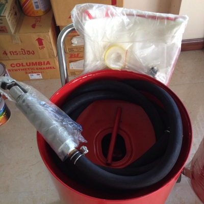 เครื่องยิงทรายระบบแรงดัน ของใหม่ ใช้กับทรายละเอียดก่อสร้างได้ ต่อลมเข้าอย่างเดียว เครื่องก็สามารถทำงานได้ทันที ไม่ยุ่งยาก เครื่องยิงทรายระบบแรงดัน ของใหม่ ใช้กับทรายละเอียดก่อสร้างได้ ต่อลมเข้าอย่างเดียว เครื่องก็สามารถทำงานได้ทันที ไม่ยุ่งยาก