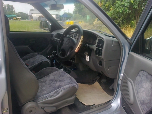 ต้องการขาย ISUZU DRAGON EYE 2.5 SLX ปี 2002 ต้องการขาย ISUZU DRAGON EYE 2.5 SLX ปี 2002