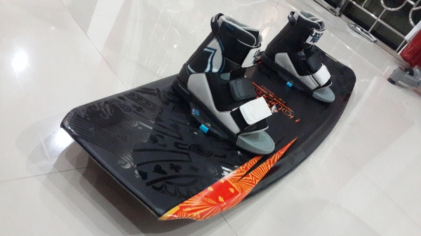 ขาย Wakeboard Liquid Force ขาย Wakeboard Liquid Force