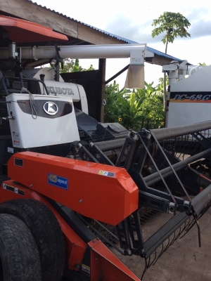 ต้องการขายรถเกี่ยวข้าว คูโบต้า 95