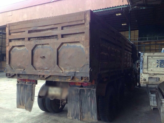 ขายรถบรรทุกสิบล้อดัมพ์ Hino 3M เครื่องเดิม 240 แรง ปี 37 เกียร์เดิม 2 เพลา ทะเบียนพร้อม