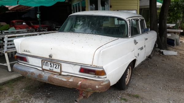 Benz w110 หางปลา ของครบๆ วิ่งไม่ได้