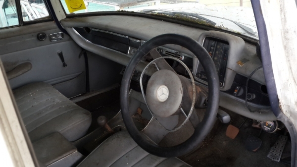 Benz w110 หางปลา ของครบๆ วิ่งไม่ได้