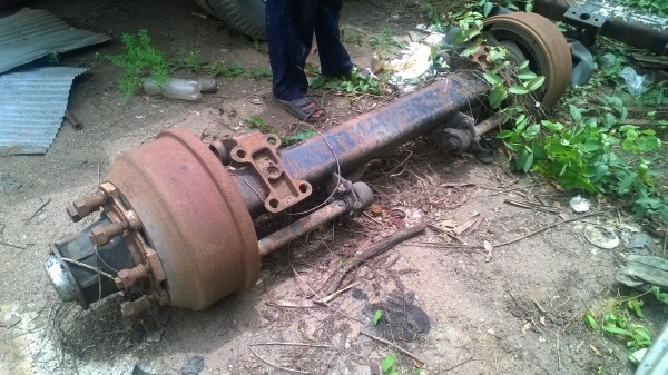 เพลาเหลี่ยม6นิ้ว (มี2ชุด)ของยอช์ค ลูกปืนใหญ่ ซื้อมาจะใส่ ขายรถไปเลยขายต่อ...