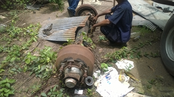 เพลาเหลี่ยม6นิ้ว (มี2ชุด)ของยอช์ค ลูกปืนใหญ่ ซื้อมาจะใส่ ขายรถไปเลยขายต่อ... เพลาเหลี่ยม6นิ้ว (มี2ชุด)ของยอช์ค ลูกปืนใหญ่ ซื้อมาจะใส่ ขายรถไปเลยขายต่อ...