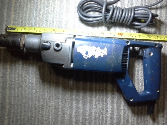 เครื่องมือช่างสว่านมือสองใหญ่พร้อมใช้งาน