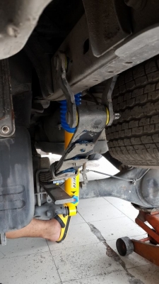 โช๊คอัพ รถตู้ Toyota by Shock Profender โช๊คอัพ รถตู้ Toyota by Shock Profender