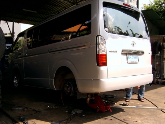 โช๊คอัพ รถตู้ Toyota by Shock Profender โช๊คอัพ รถตู้ Toyota by Shock Profender