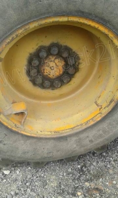 รถตักล้อยาง 510 PAYLOADER มีทั้งหมด 2 คัน คันละ 950,000 บาท รถตักล้อยาง 510 PAYLOADER มีทั้งหมด 2 คัน คันละ 950,000 บาท