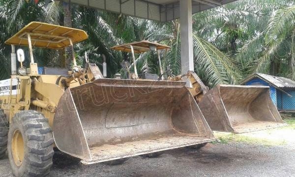 รถตักล้อยาง 510 PAYLOADER มีทั้งหมด 2 คัน คันละ 950,000 บาท รถตักล้อยาง 510 PAYLOADER มีทั้งหมด 2 คัน คันละ 950,000 บาท
