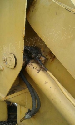 รถตักล้อยาง 510 PAYLOADER มีทั้งหมด 2 คัน คันละ 950,000 บาท รถตักล้อยาง 510 PAYLOADER มีทั้งหมด 2 คัน คันละ 950,000 บาท