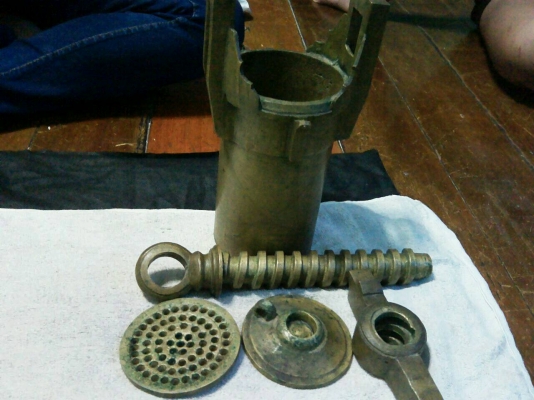 ขาย ชุดทำขนมจีน โบราน 25000 บาท  081-6278866