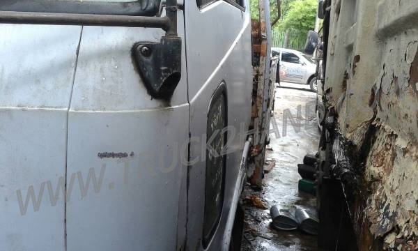 ขายยกชุด 2 คัน รถบรรทุก 6 ล้อ HINO KM777และรถบรรทุก 6 ล้อ HINO FB113