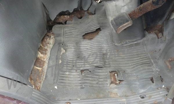 ขายยกชุด 2 คัน รถบรรทุก 6 ล้อ HINO KM777และรถบรรทุก 6 ล้อ HINO FB113