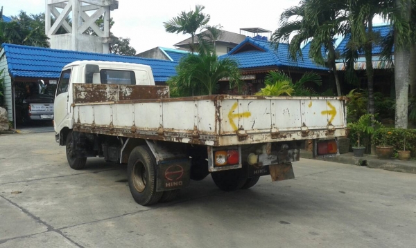 ขายยกชุด 2 คัน รถบรรทุก 6 ล้อ HINO KM777และรถบรรทุก 6 ล้อ HINO FB113