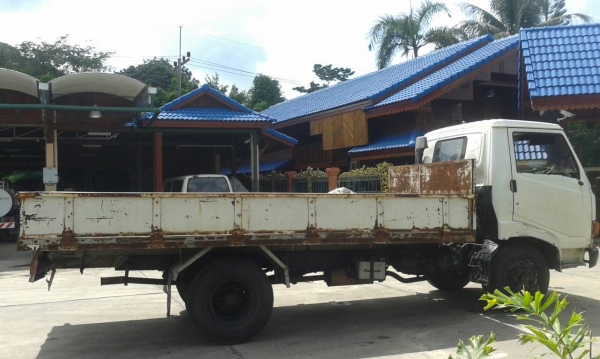 ขายยกชุด 2 คัน รถบรรทุก 6 ล้อ HINO KM777และรถบรรทุก 6 ล้อ HINO FB113