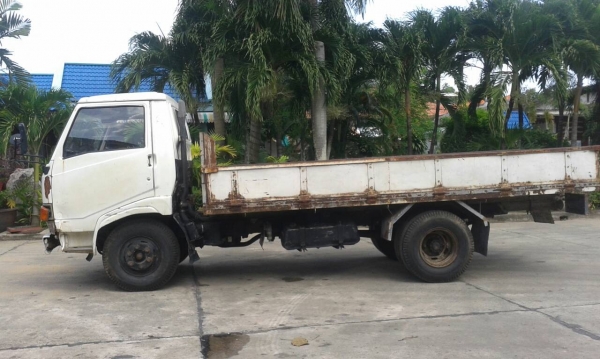 ขายยกชุด 2 คัน รถบรรทุก 6 ล้อ HINO KM777และรถบรรทุก 6 ล้อ HINO FB113