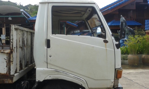 ขายยกชุด 2 คัน รถบรรทุก 6 ล้อ HINO KM777และรถบรรทุก 6 ล้อ HINO FB113