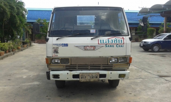 ขายยกชุด 2 คัน รถบรรทุก 6 ล้อ HINO KM777และรถบรรทุก 6 ล้อ HINO FB113