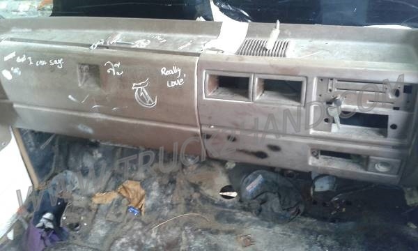 ขายยกชุด 2 คัน รถบรรทุก 6 ล้อ HINO KM777และรถบรรทุก 6 ล้อ HINO FB113