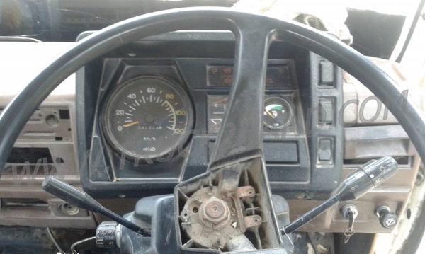 ขายยกชุด 2 คัน รถบรรทุก 6 ล้อ HINO KM777และรถบรรทุก 6 ล้อ HINO FB113