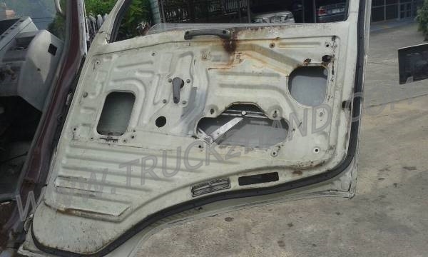 ขายยกชุด 2 คัน รถบรรทุก 6 ล้อ HINO KM777และรถบรรทุก 6 ล้อ HINO FB113