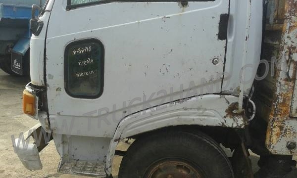 ขายยกชุด 2 คัน รถบรรทุก 6 ล้อ HINO KM777และรถบรรทุก 6 ล้อ HINO FB113