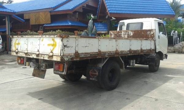 ขายยกชุด 2 คัน รถบรรทุก 6 ล้อ HINO KM777และรถบรรทุก 6 ล้อ HINO FB113