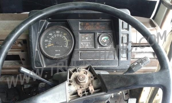 ขายยกชุด 2 คัน รถบรรทุก 6 ล้อ HINO KM777และรถบรรทุก 6 ล้อ HINO FB113