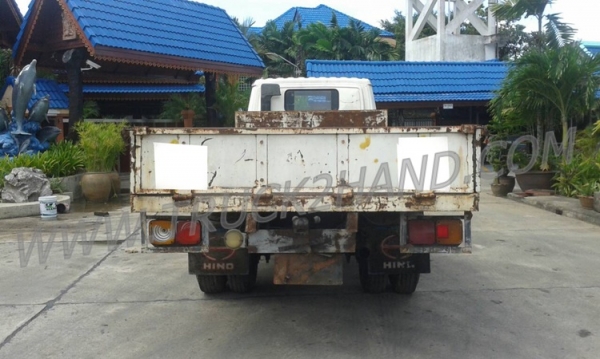 ขายยกชุด 2 คัน รถบรรทุก 6 ล้อ HINO KM777และรถบรรทุก 6 ล้อ HINO FB113