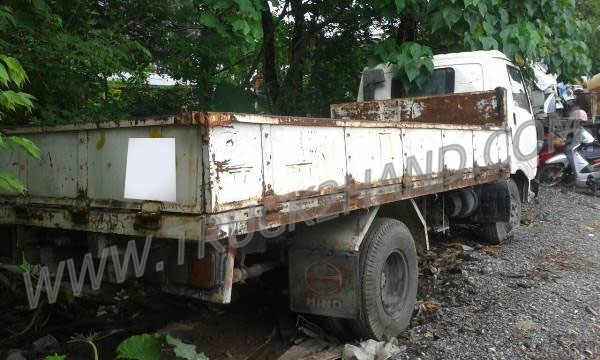 ขายยกชุด 2 คัน รถบรรทุก 6 ล้อ HINO KM777และรถบรรทุก 6 ล้อ HINO FB113