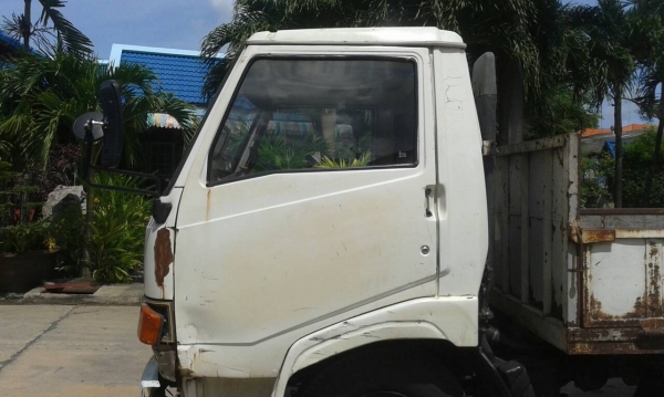 ขายยกชุด 2 คัน รถบรรทุก 6 ล้อ HINO KM777และรถบรรทุก 6 ล้อ HINO FB113