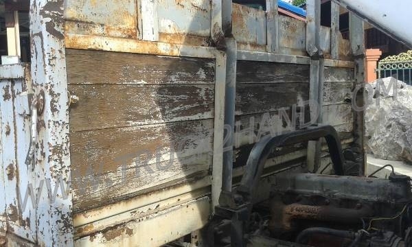 ขายยกชุด 2 คัน รถบรรทุก 6 ล้อ HINO KM777และรถบรรทุก 6 ล้อ HINO FB113