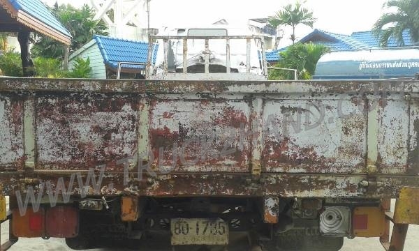 ขายยกชุด 2 คัน รถบรรทุก 6 ล้อ HINO KM777และรถบรรทุก 6 ล้อ HINO FB113