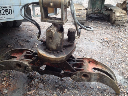 ขายแบคโฮ ปากคีบ KOMATSU รุ่น 10HT-2