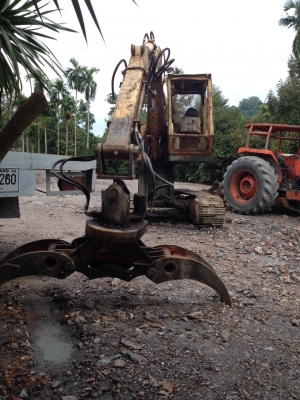 ขายแบคโฮ ปากคีบ KOMATSU รุ่น 10HT-2