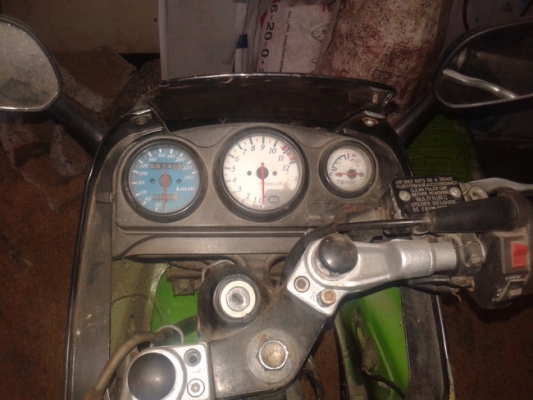 ขายด่วนๆๆ KR150 เสื้อทอง สวยๆ ขายด่วนๆๆ KR150 เสื้อทอง สวยๆ