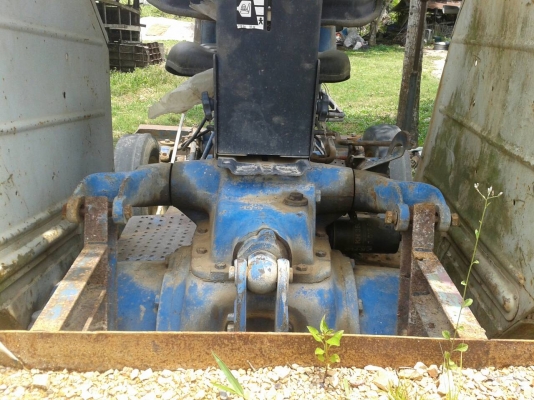 รถไถ FORD 77 เครื่องT6 รถเครื่องดี ใช้งานอยู่ พร้อมใช้งาน ราคาต่อรองได้ 087-2976734