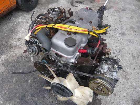 ขายเครื่องยนต์มาสด้าแฟมิเลีย 1400 พร้อมเกียร์ 9250 บาท