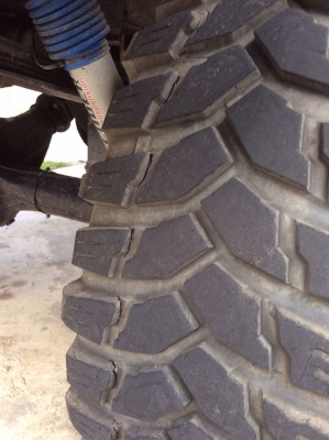 ขายยาง Maxxis  35x 12.50 R16  ปี 12.  14000บาท