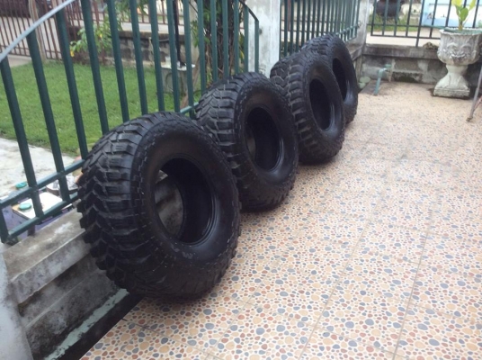 ขายยาง Maxxis  35x 12.50 R16  ปี 12.  14000บาท