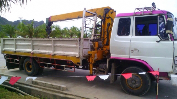 ขาย6ล้อHINO FD185แรงติดเครนTADANO3ตัน ขาย6ล้อHINO FD185แรงติดเครนTADANO3ตัน