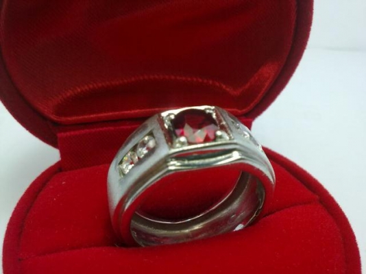 แหวนเงินพลอยโกเมน