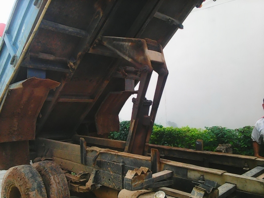 ขายหกล้อดั้มพ์ อีซูสุNPR59LU5M-115 ปี36 Fหน้าหลังสภาพพร้อมใช้