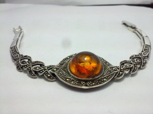 สร้อยข้อมือเงินเก่าทรงนาฬิกา