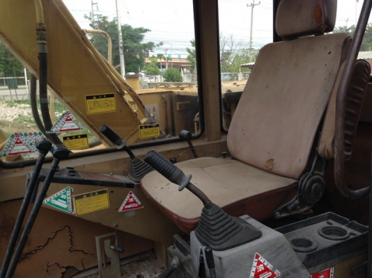 รถแบคโฮ CATERPILLAR E70B เก่าญี่ปุ่นแท้ ใส่หัวกระแทก