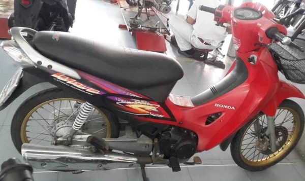 wave125s แดงดำ ปี47 แจใหญ่ กท864 เครื่องดี 17,000